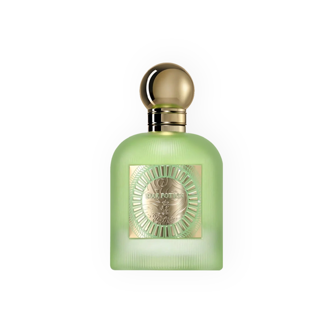 Parfum Pear Potion 100ml - Emir Paris Corner. Flacon vert dégradé avec une finition mate élégante et un bouchon doré arrondi, accompagné d'une boîte texturée ornée de motifs dorés artistiques. Eau de parfum fruitée aux notes dominantes de poire, équilibrée par des accents doux et floraux. Parfait pour une fragrance fraîche, gourmande et raffinée.