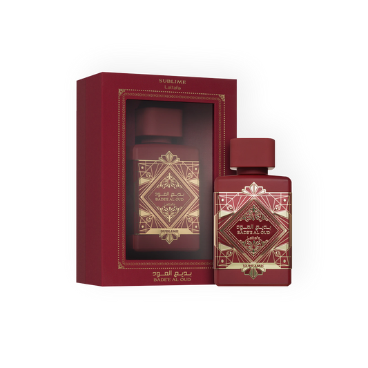 Flacon et boîte de l'Eau de Parfum Badee Al Oud Sublime 100ml de Lattafa, une fragrance orientale aux notes fruitées, florales et boisées dans un flacon rouge et doré.