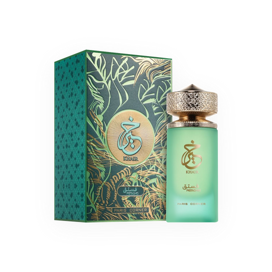 Parfum Khair Pistachio 100ml - Paris Corner. Flacon vert élégant avec finition mate et bouchon doré texturé, accompagné d'une boîte luxueuse ornée de motifs feuillus dorés et verts. Eau de parfum mixte aux notes gourmandes de pistache, associées à des accents doux et boisés. Parfait pour une fragrance unique, élégante et raffinée.