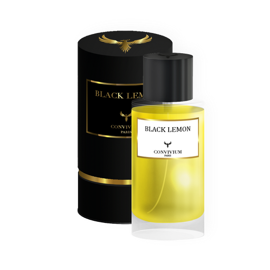 Packshot du parfum "Black Lemon Edition Eigle" (50ml) de la Collection Privée, contenant la boîte cylindrique noire avec des accents dorés et la bouteille de parfum transparente avec du liquide jaune.