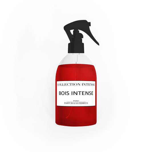 Parfum d'Ambiance Bois Intense 250ml - Collection Intense présenté dans un flacon pulvérisateur rouge élégant, idéal pour créer une ambiance chaleureuse et boisée dans votre intérieur.